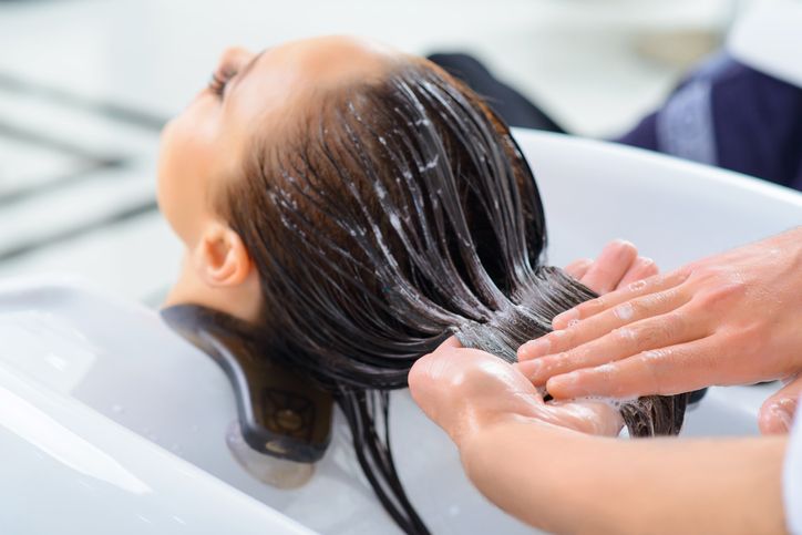 髮膜能修護受損髮質？帶您解析6大好處+最全選購攻略，附上產品推薦與使用方法，手把手引領您養好髮絲！