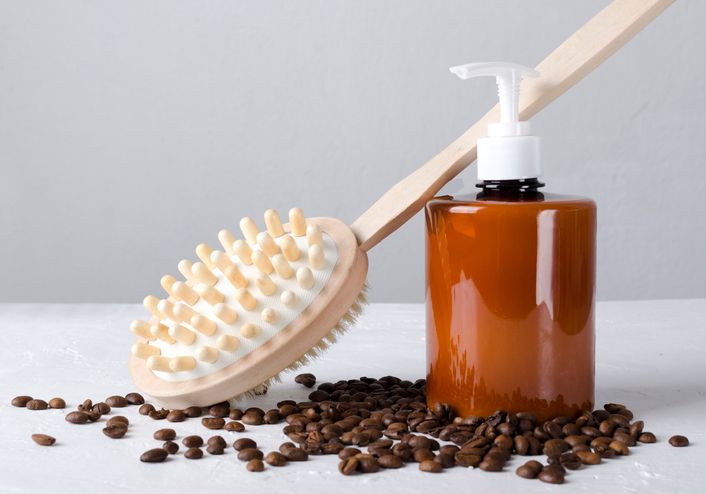 【咖啡因洗頭水】10大迷思！咖啡因洗髮液油性頭皮適用嗎？可防脫髮和生髮？原來用太多會導致頭皮痕癢乾燥？推介有效的生髮療程！